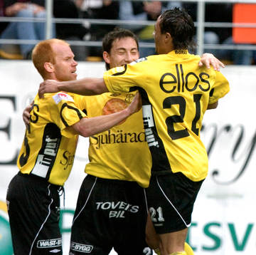   1-0, Stefan Ishizaki. Jubel.
