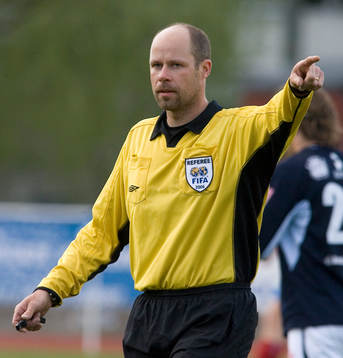 Fotboll. Svenska cupen. Martin Hansson, domare