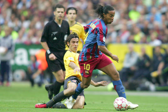 Ronaldinho, Barcelona och Robert Pires, Arsenal