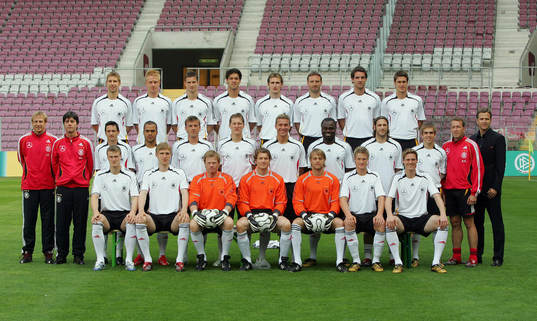 Fotboll, Tyskland, Lagbild, bakre raden frv;  Thomas Hitzlsperger, Mike Hanke, Arne Friedrich, Michael Ballack, Miroslav Klose, Jens Nowotny, Christoph Metzelder, Sebastian kehl