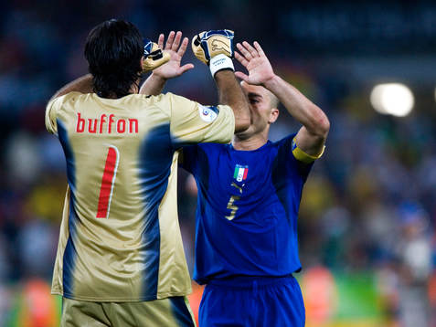 Gianluigi Buffon, målvakt och Fabio Cannavaro, Italien,