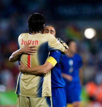 Gianluigi Buffon, målvakt och Fabio Cannavaro, Italien,