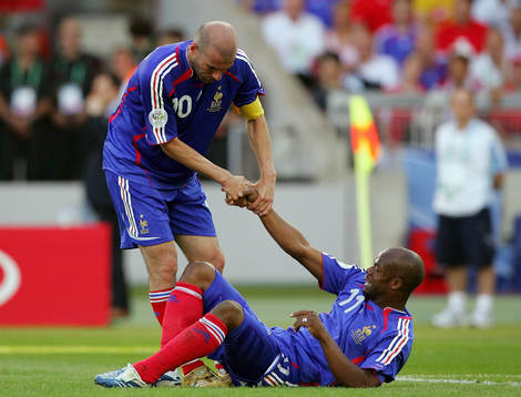 Zinedine Zidane och Sylvain Wiltord, Frankrike