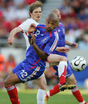 Johann Vogel, Schweiz och Thierry Henry, Frankrike