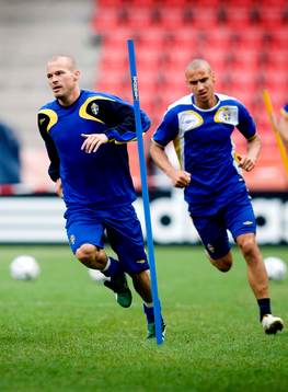  Fredrik Ljungberg och Henrik Larsson, Sverige.