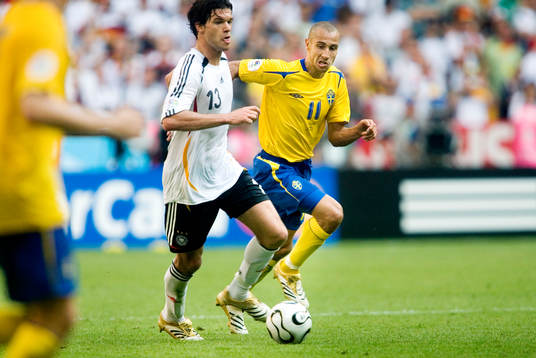 Michael Ballack, Tyskland och Henrik Larsson, Sverige