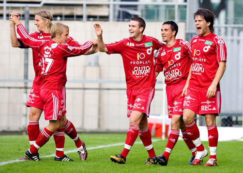 0-2 genom Daniel Mendes som grattas av Tobias Hedberg,
