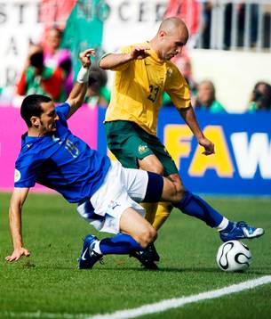 Gianluca Zambrotta, Italien och Marco Bresciano, Australien.