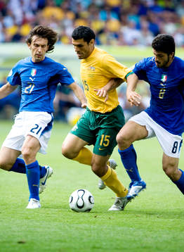  Andrea Pirlo, Italien, John Aloisi, Australien och Gennaro Gattusso, Italien.