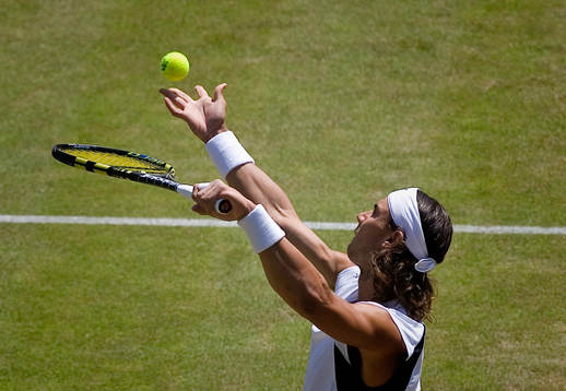 Tennis. Wimbledon. Rafael Nadal, serve i matchen mot Andre
