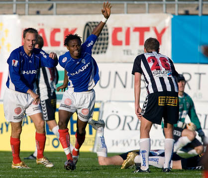  Killen som kom in och vände matchen, Sheriff Suma jubel efter första målet.