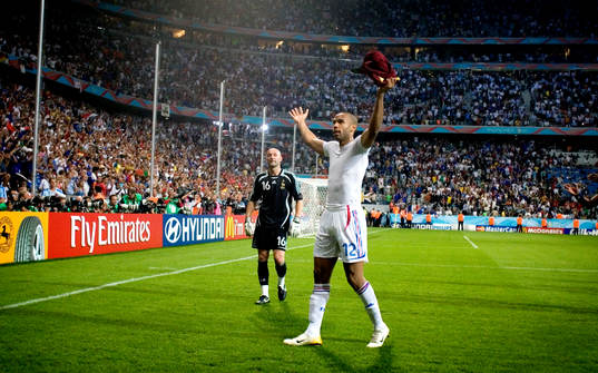 Fabien Barthez, (målvakt) och Thierry Henry, Frankrike,