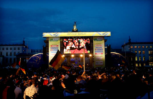 Fotboll, VM 2006, Hundratusen-tals fans, supporter, firade