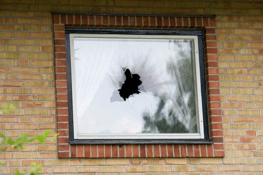 Skottdrama, äldre man sköt från villa i Bjärnum