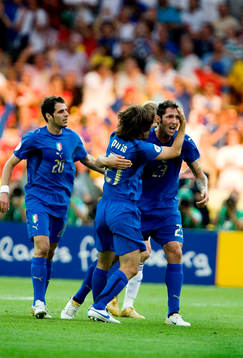  Marco Materazzi, Italien, gjorde 1-1 jubel.