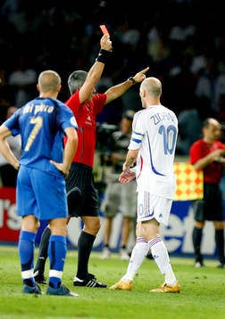 Zinedine Zidane, Frankrike fick rött kort