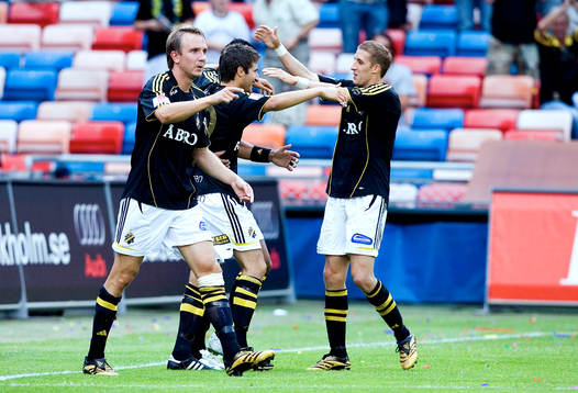 Gabriel Özkan kramar om Kenny Pavey, AIK. Jubel
