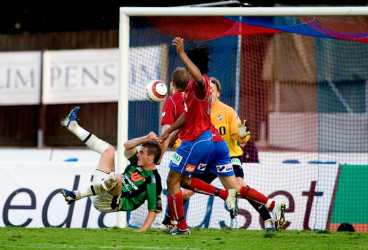 Öster - Gais: James Keene, Gais försöker sig på en