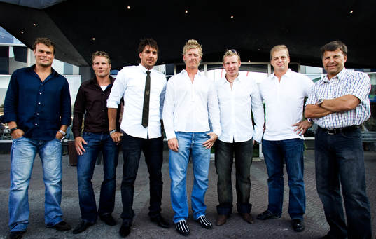 Sveirges tränare och några av spelarna träffades i