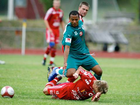 Kali Ongala, Väsby och Emil Johansson, Degerfors
