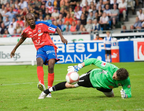 Luton Shelton, Helsingborg och Petter Wastå, målvakt,