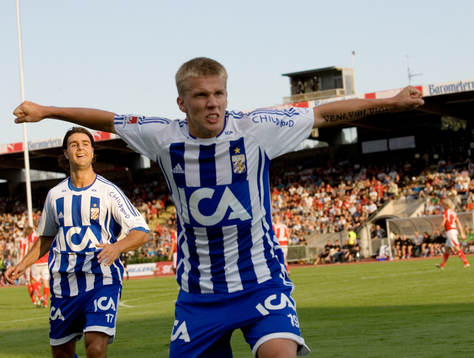   0-1 Pontus Wernbloom, som skriker ut sin glädje.