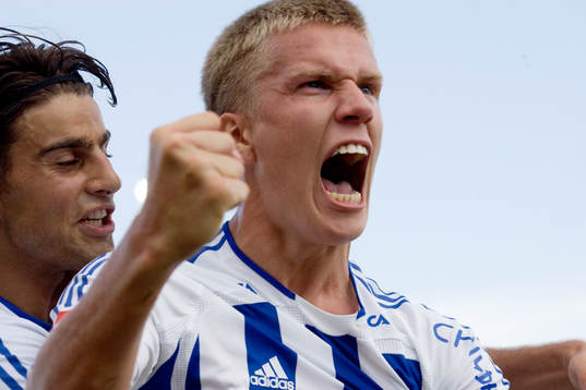   0-1 Pontus Wernbloom, som skriker ut sin glädje.