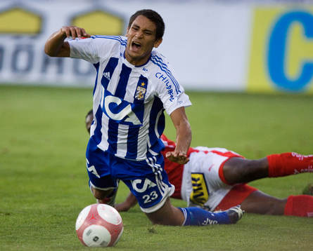 Utvisning, Brima Koroma sparkar ner Andreas Vasques