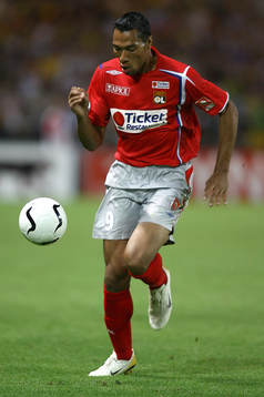   John Carew, Lyon  