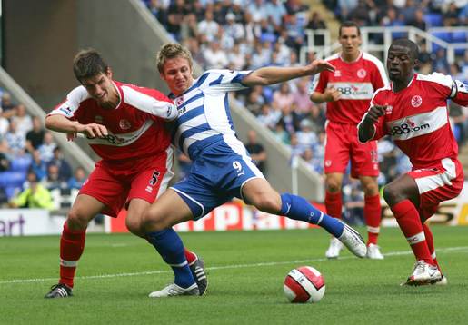  Kevin Doyle, Reading mellan Chris Riggott och George Boateng, Middlesbrough