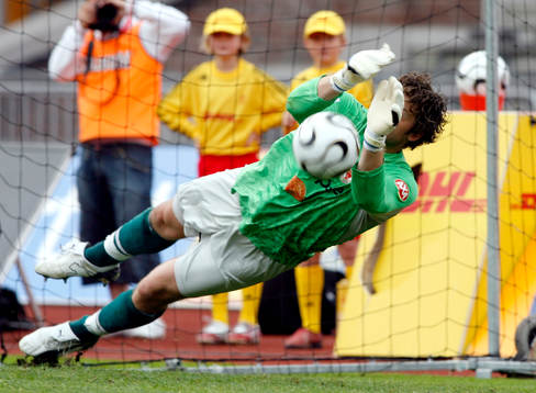 Petter Wastå, målvakt Kalmar, räddar straff från