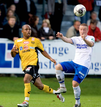  Nye Jermayne Hue från Jamaica mot Haris Laitinen.