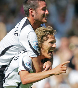  Jimmy Bullard och Franck Queudrue, Fulham, jubel.