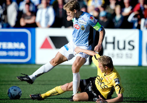 Mathias Svensson, Elfsborg glidtacklar Johannes Ericsson,