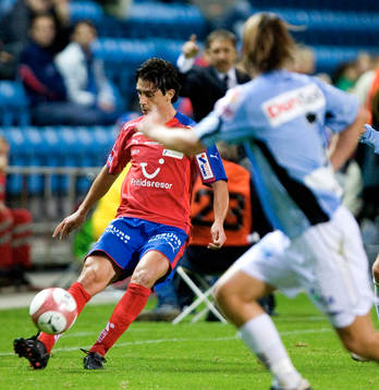 1-0 skytten Babis Stefanidis in aktion och tummen upp av