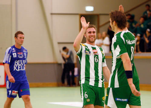  Jubel i Hammarby efter slutsignalen mellan Michael Apelgren och Daniel Båverud