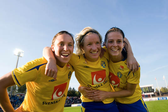 Hanna Ljungberg, Victoria Svensson och Lotta Schelin,