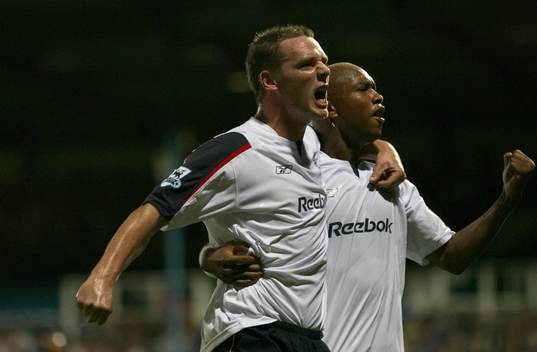  Kevin Nolan och El Hadji Diouf, Bolton, jubel, glädje.