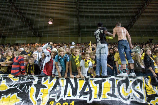 Fans, fan, supporter, läktare, hejaklack, banderoll