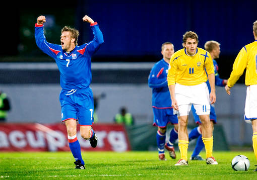  Hermann Hreidarsson, Island, jubel efter att Island gjort 1-0.