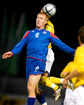 Emil Hallfredsson, Island