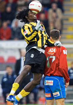 Jimmy Dixon nickar undan