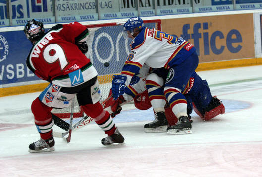 Håkan Bogg, Mora gör 5-1 bakom Daniel Larsson och Fredric