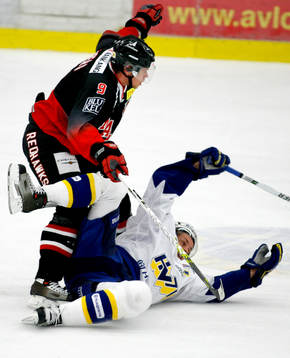 Jan Öberg, Malmö trycker ner en HV71-spelare