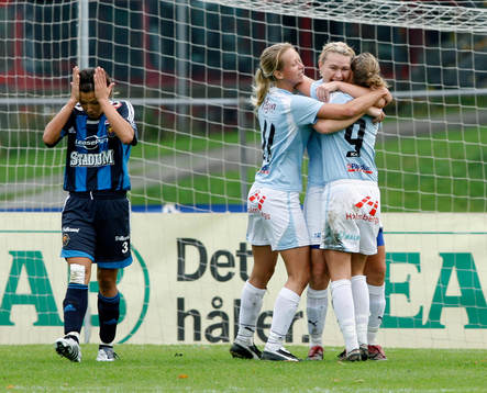  Jubel efter 0-1 av Therese Sjögran.