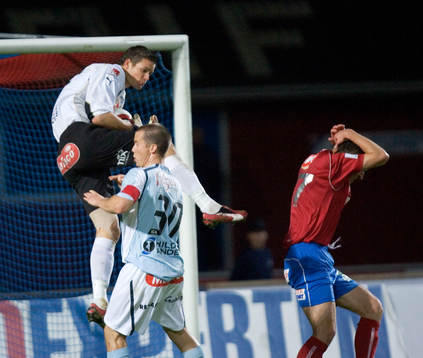 Jonas Sandqvist, målvakt och Daniel Andersson, Malmö.