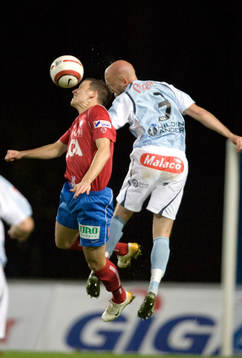 Östers målskytt Ingemar Teever och Olof Persson