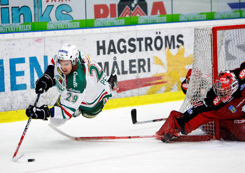 Fredrik Persson, Rögle blir fälld av Magnus Lindquist,