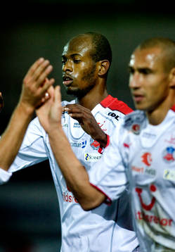  Helsingborgs målskyttar Luton Shelton och Henrik Larsson som jublar efter 2-1 målet.