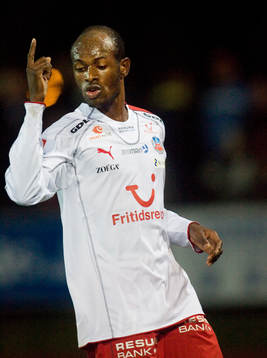  Luton Shelton, Helsingborg, gjorde 2-1 målet, jubel.